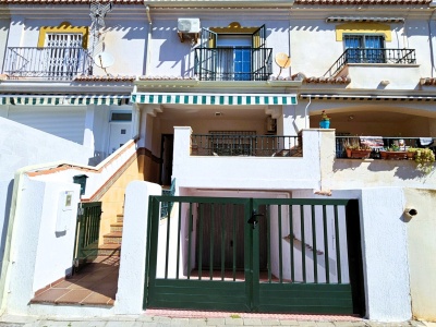 0529, Salobreña. Three bedroom beach house
