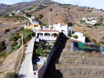 0560, Salobreña. Country house with pool