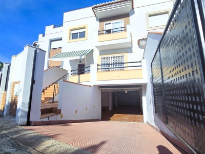 0565, Salobreña. Lobres. Four Bedroom House